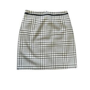 White‎ House Black Market Plaid Boot Skirt Size 2 cream Gray Black
